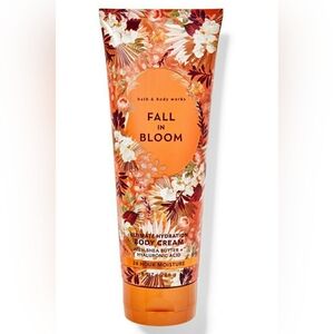 Bath & Body Works Fall In Bloom Ultimate Hydration Body Cream. 